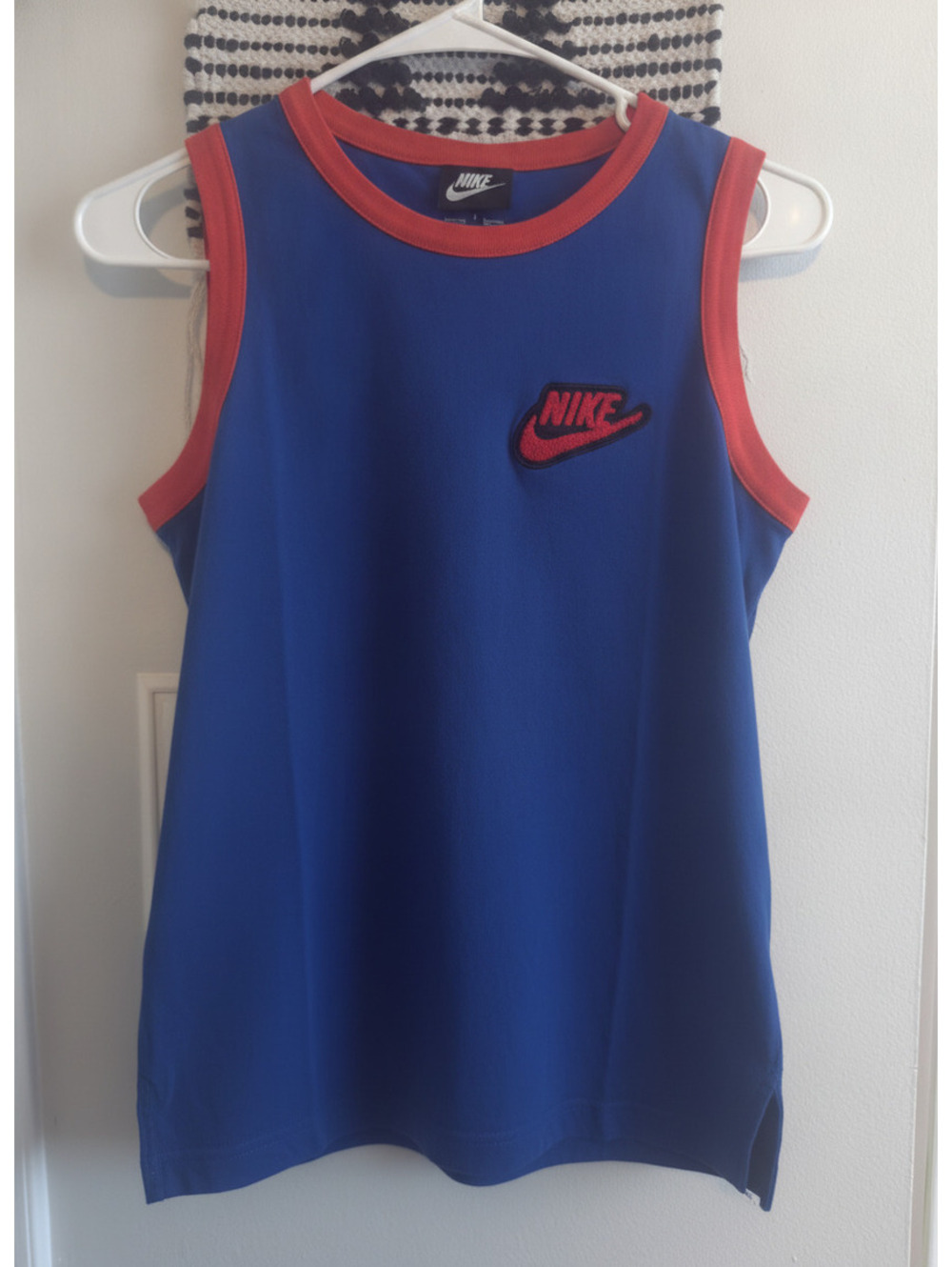 Youth Nike Activewear Sleeveless Tank Top Size Large Blue and Black